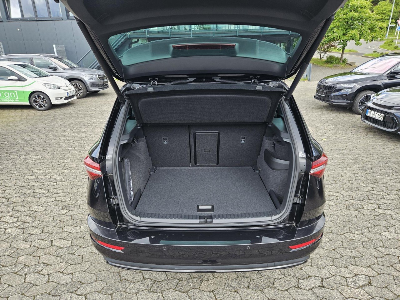 Karoq 1.5 TSI DSG Sportline AHK PANO STANDHZ LM - Bild 20
