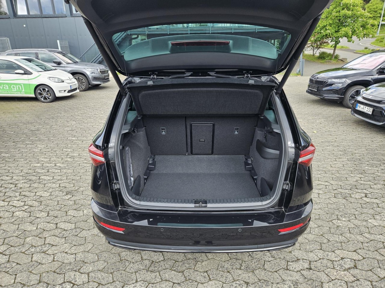 Karoq 1.5 TSI DSG Sportline AHK PANO STANDHZ LM - Bild 21