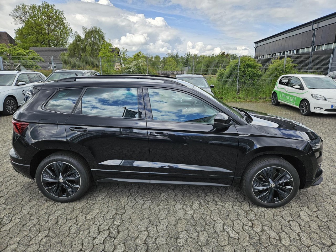 Karoq 1.5 TSI DSG Sportline AHK PANO STANDHZ LM - Bild 26