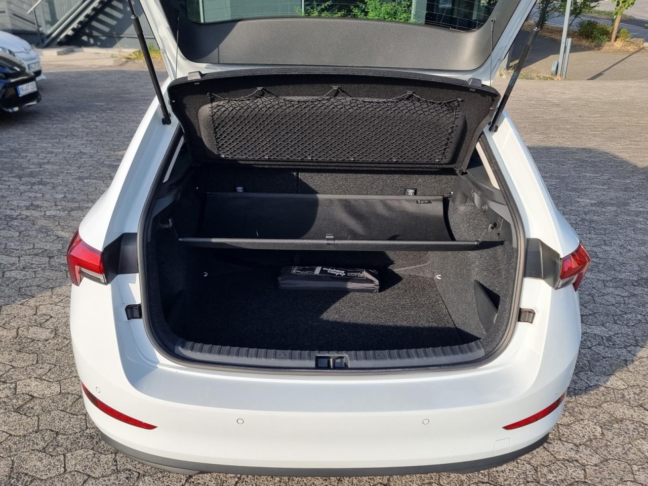 Scala 1.5 TSI DSG Tour ACC LED KLIMA SHZ - Bild 21