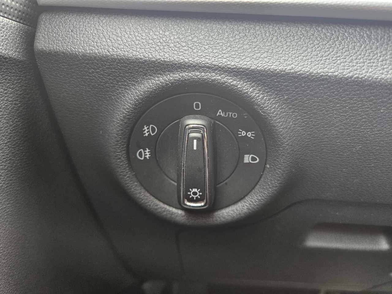 Scala 1.5 TSI DSG Drive 125 AHK KLIMA KAM LED - Bild 6