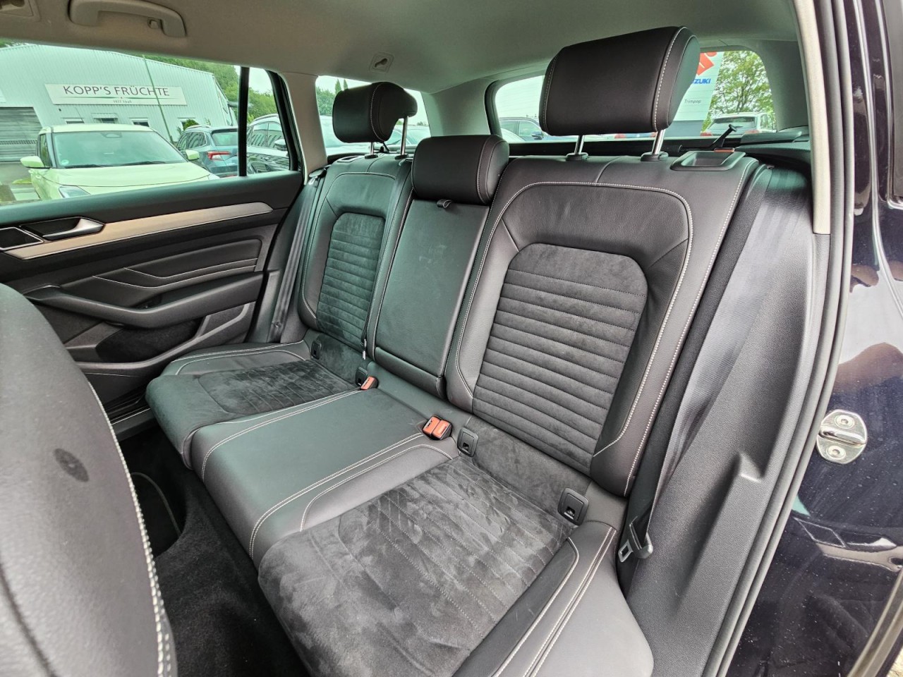 Passat Variant 2.0 TDI Elegance AHK KAM NAV KLIM - Bild 13