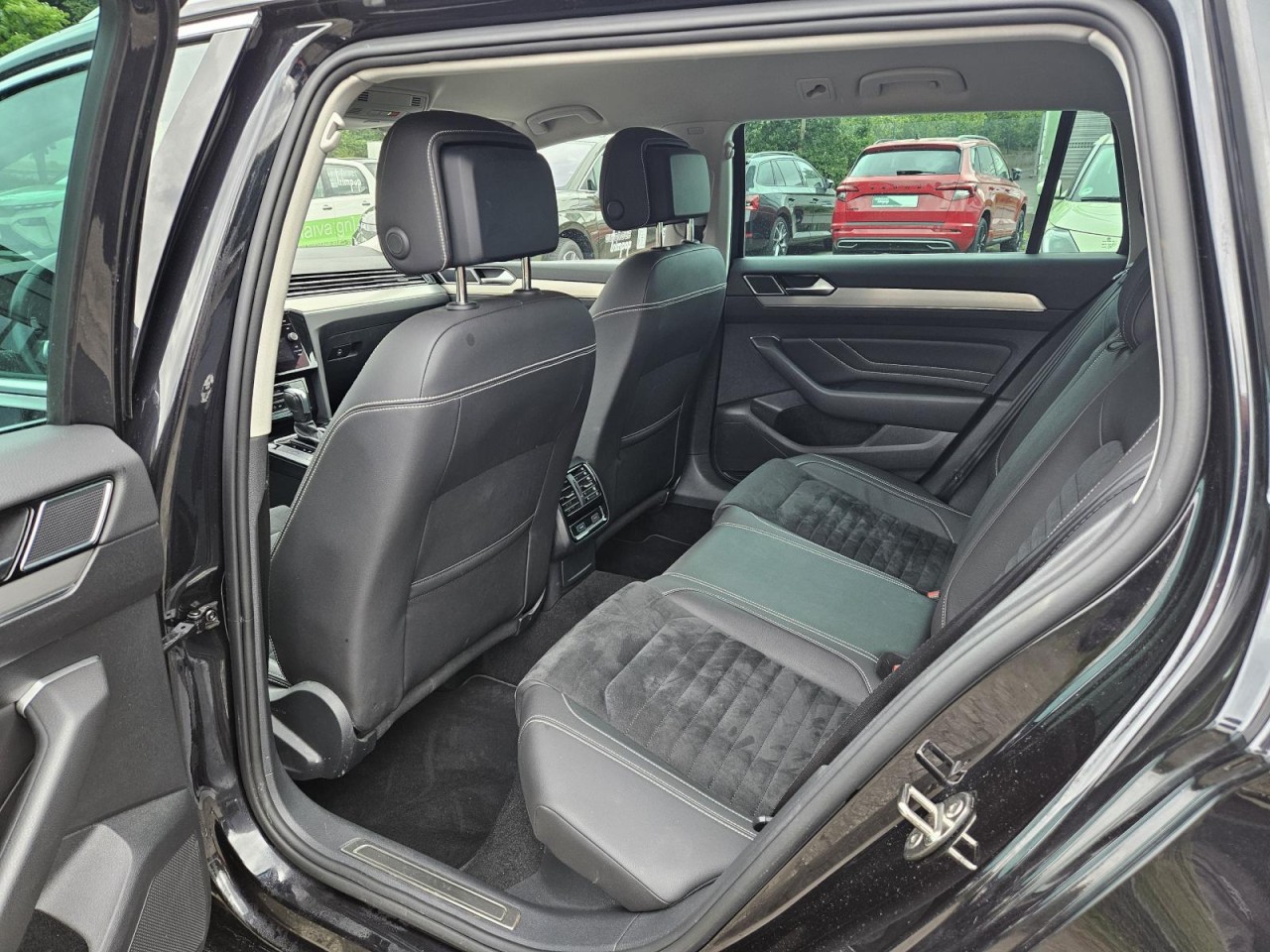 Passat Variant 2.0 TDI Elegance AHK KAM NAV KLIM - Bild 15