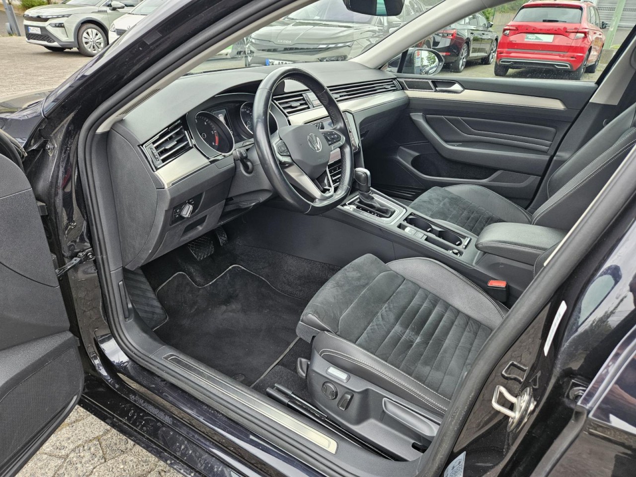 Passat Variant 2.0 TDI Elegance AHK KAM NAV KLIM - Bild 16