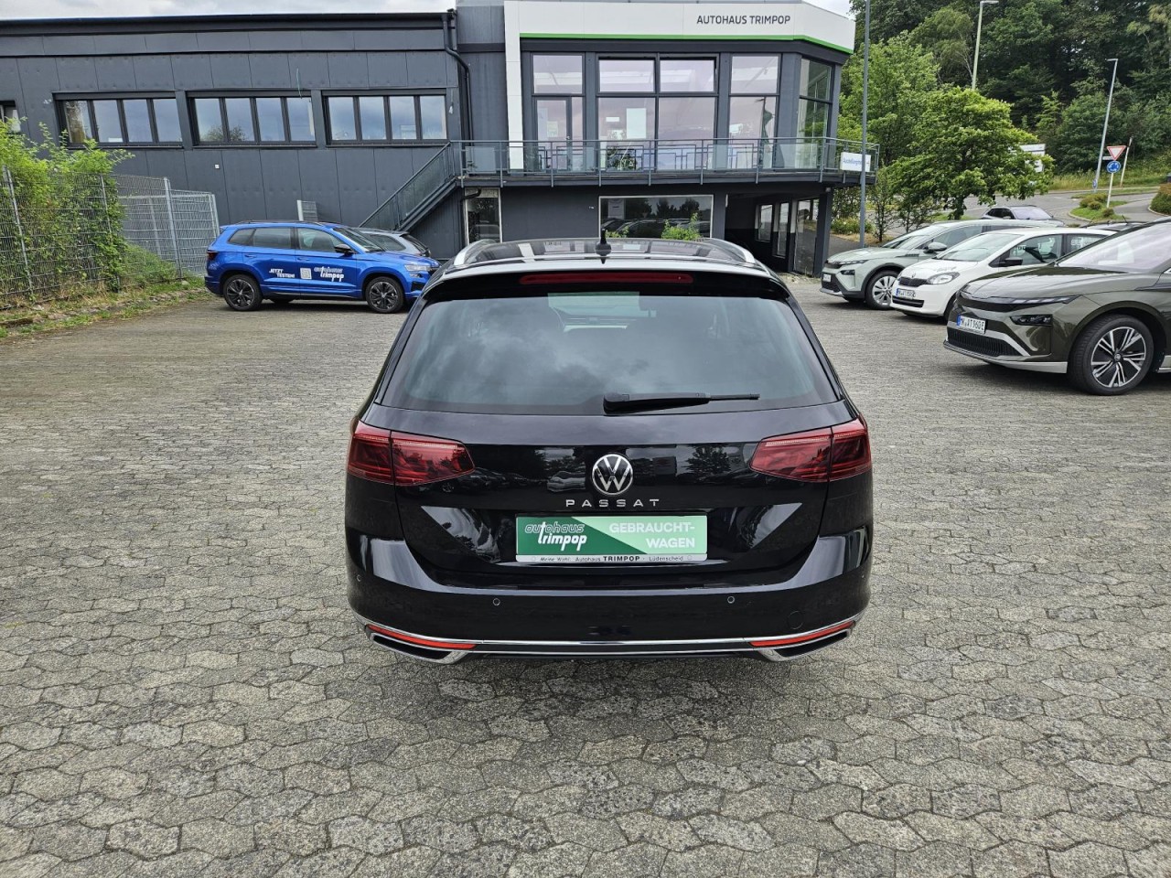 Passat Variant 2.0 TDI Elegance AHK KAM NAV KLIM - Bild 2