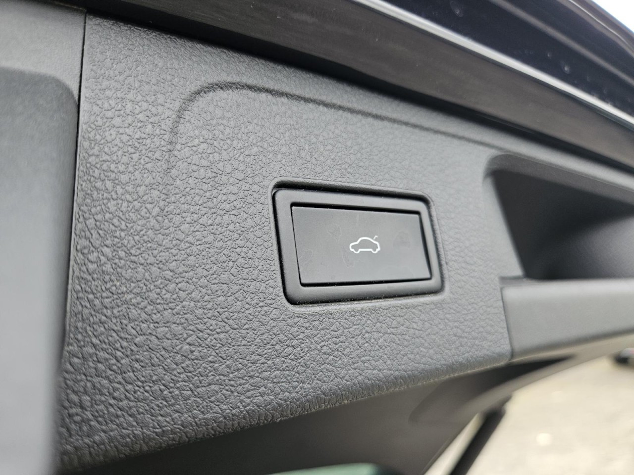 Passat Variant 2.0 TDI Elegance AHK KAM NAV KLIM - Bild 20