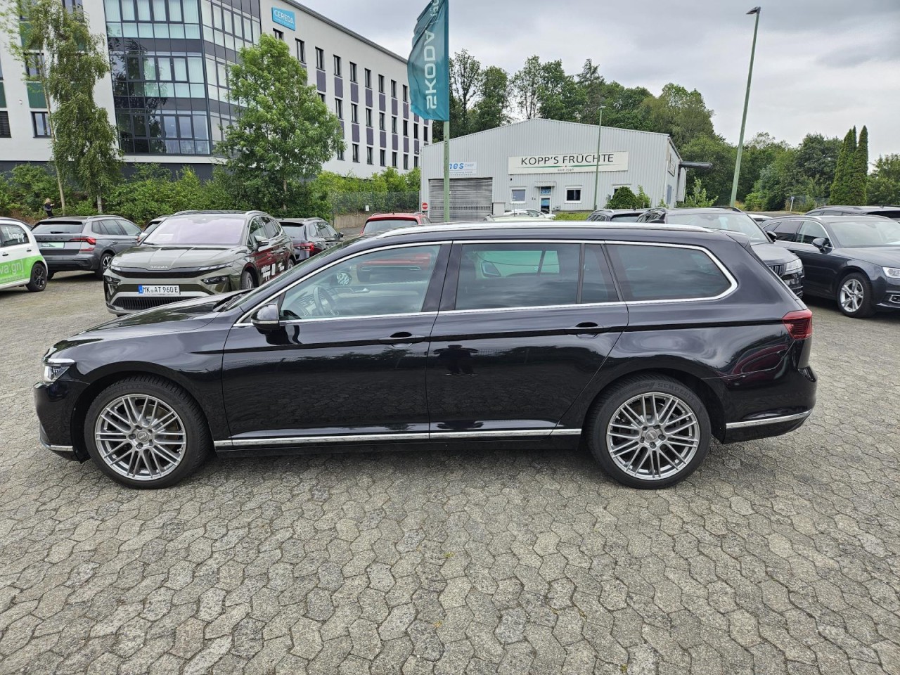 Passat Variant 2.0 TDI Elegance AHK KAM NAV KLIM - Bild 24