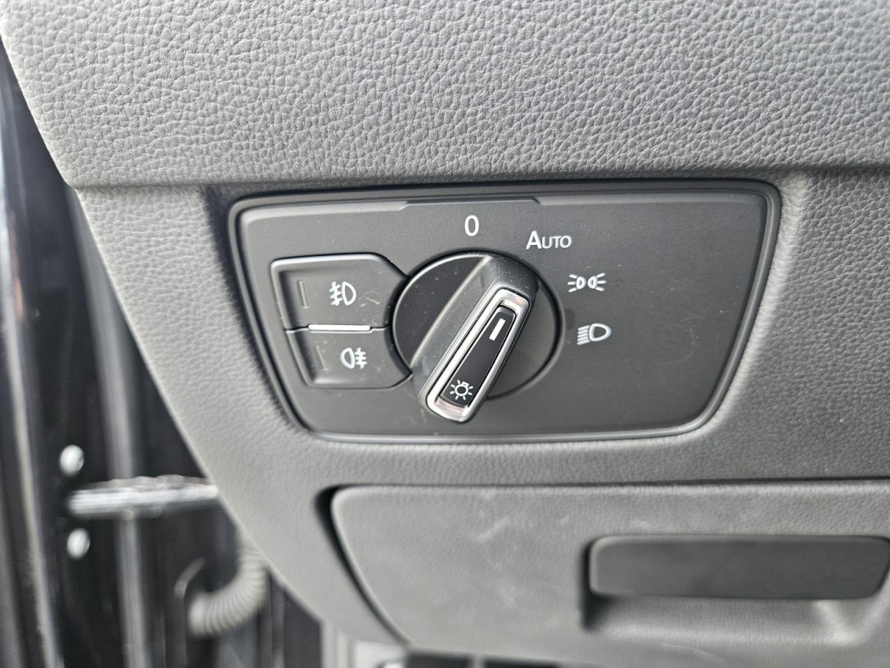 Passat Variant 2.0 TDI Elegance AHK KAM NAV KLIM - Bild 6