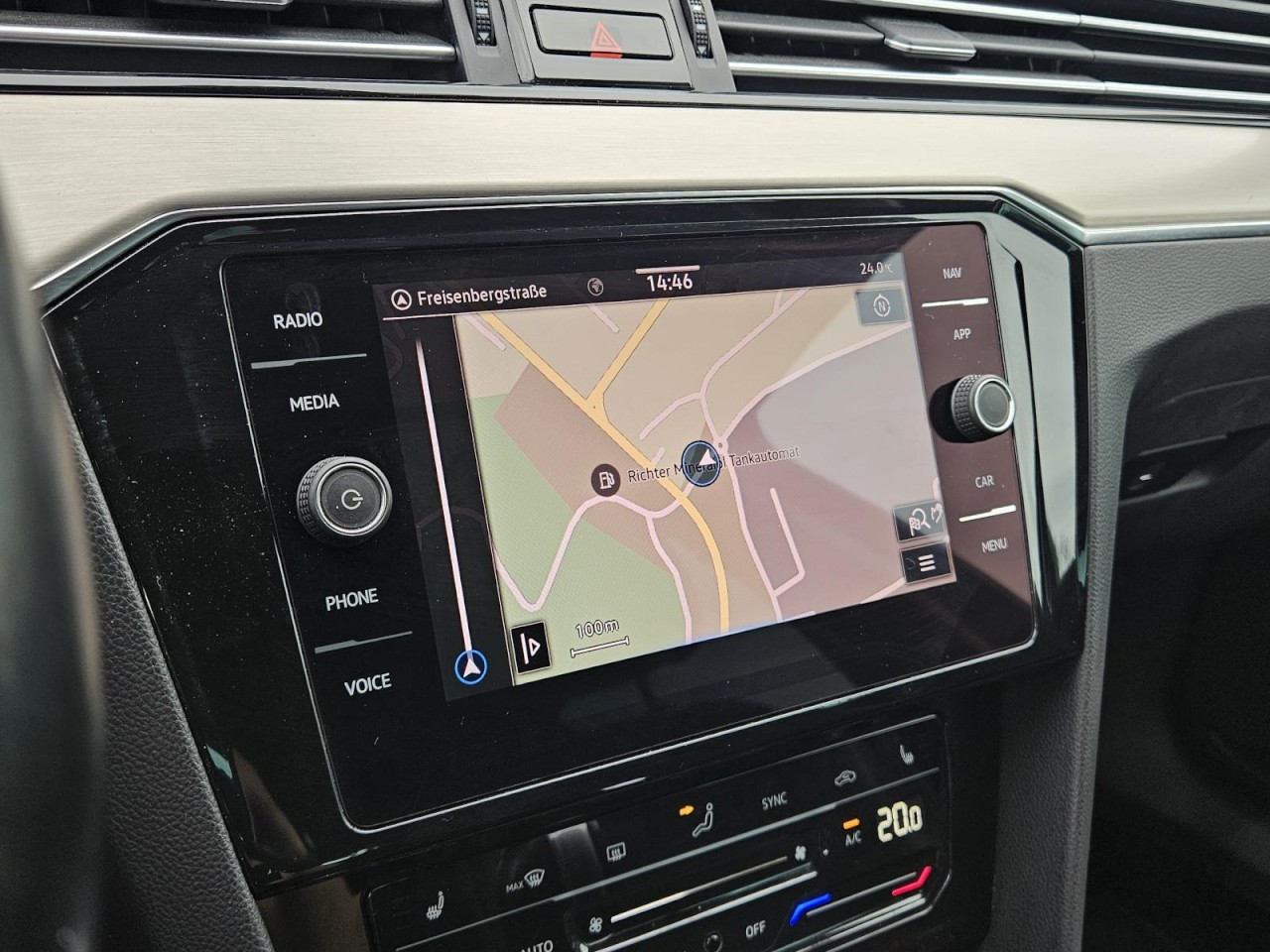 Passat Variant 2.0 TDI Elegance AHK KAM NAV KLIM - Bild 9