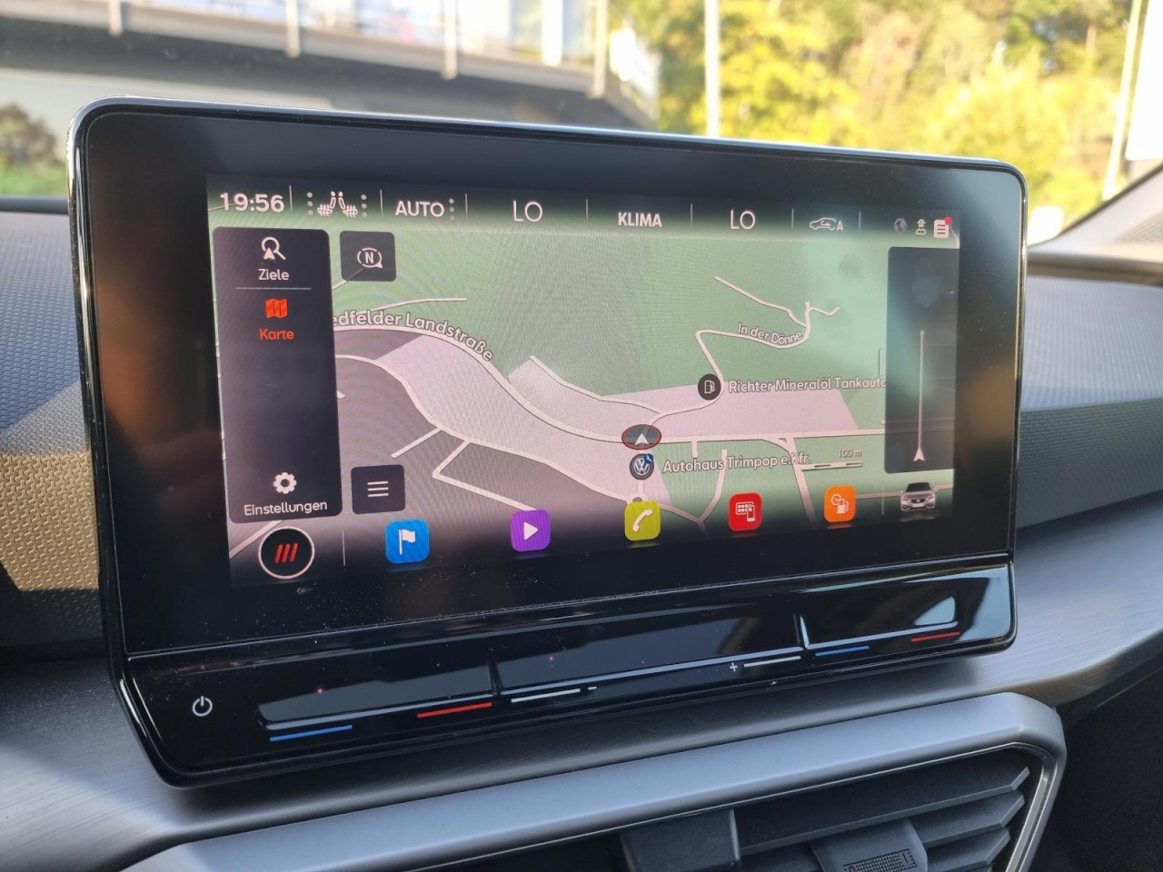 Leon Sportstourer 1.5 TSI FR KAM PANO LED AHK - Bild 12