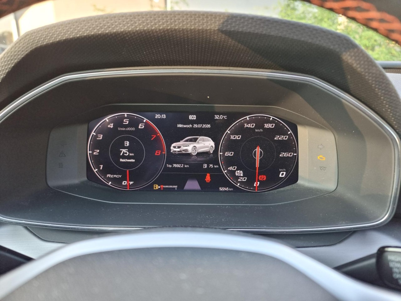Leon Sportstourer 1.5 TSI FR KAM PANO LED AHK - Bild 30