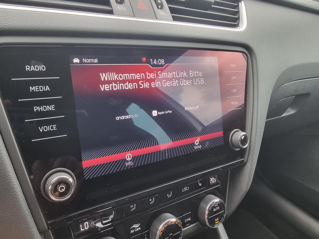 Octavia Combi 2.0 TDI RS 4×4 PANO KLIMA NAV LED - Bild 10