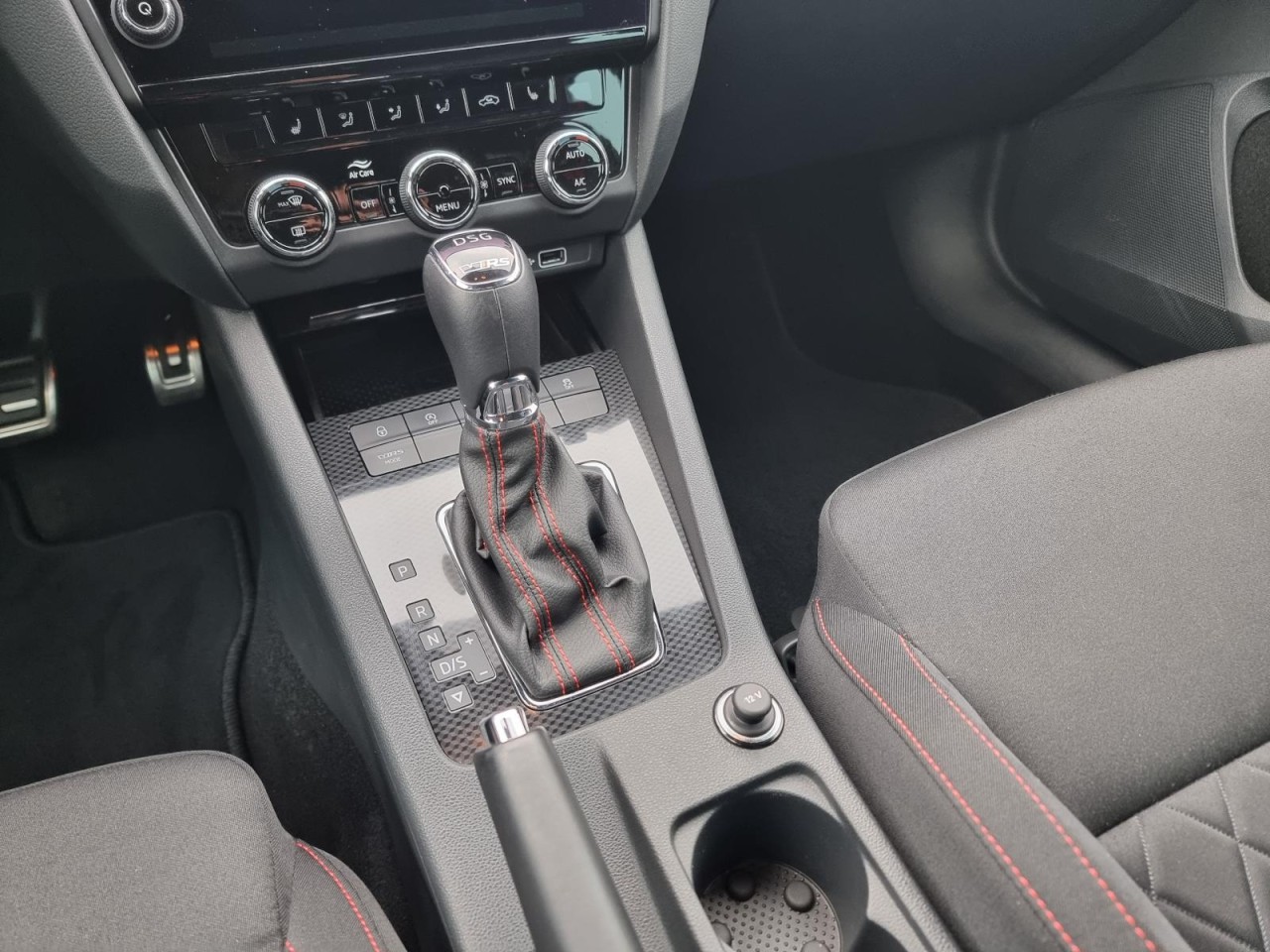 Octavia Combi 2.0 TDI RS 4×4 PANO KLIMA NAV LED - Bild 13