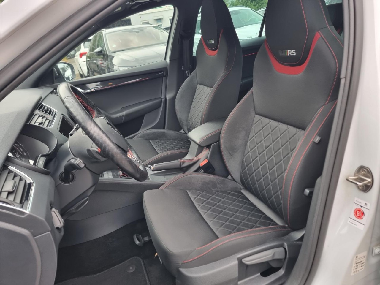 Octavia Combi 2.0 TDI RS 4×4 PANO KLIMA NAV LED - Bild 17
