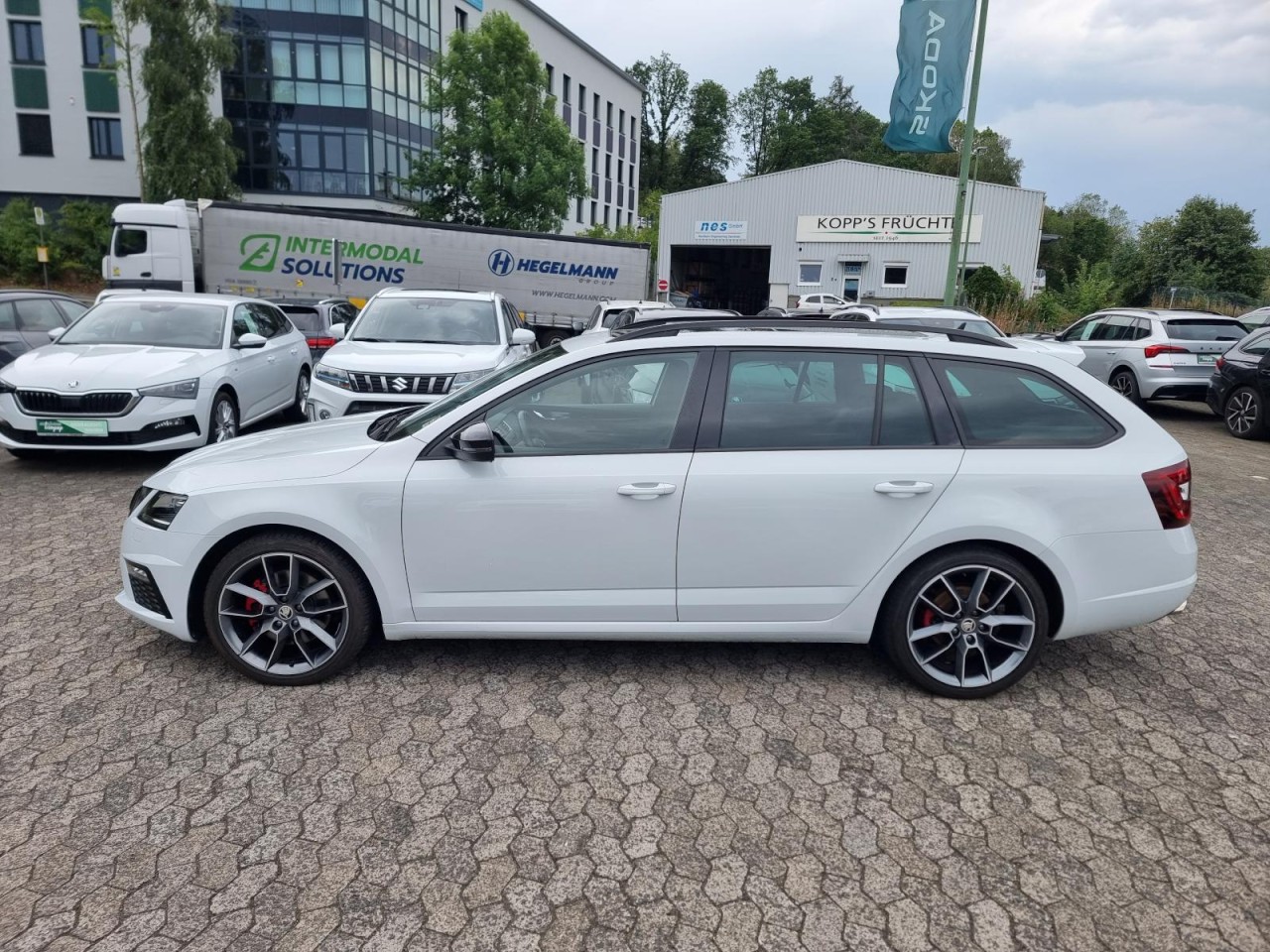 Octavia Combi 2.0 TDI RS 4×4 PANO KLIMA NAV LED - Bild 26