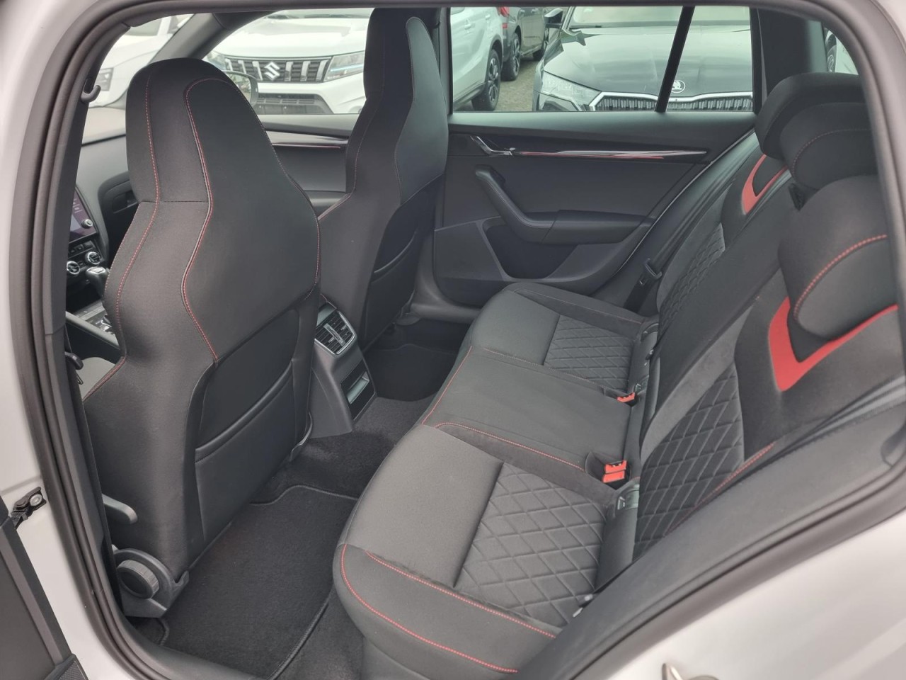 Octavia Combi 2.0 TDI RS 4×4 PANO KLIMA NAV LED - Bild 28