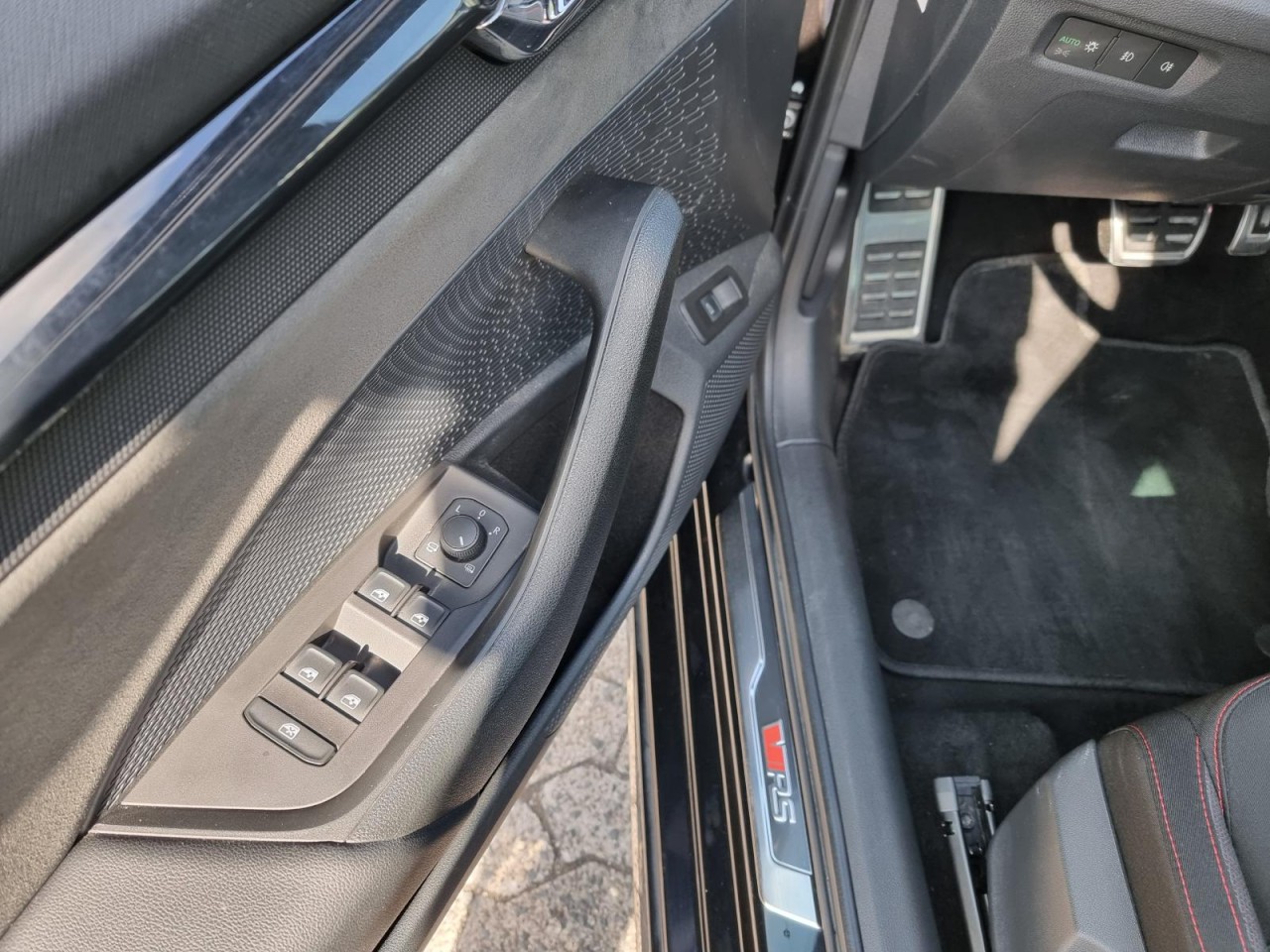 Octavia Combi 2.0 TSI RS NAV KAM KLIMA LED SHZ - Bild 4