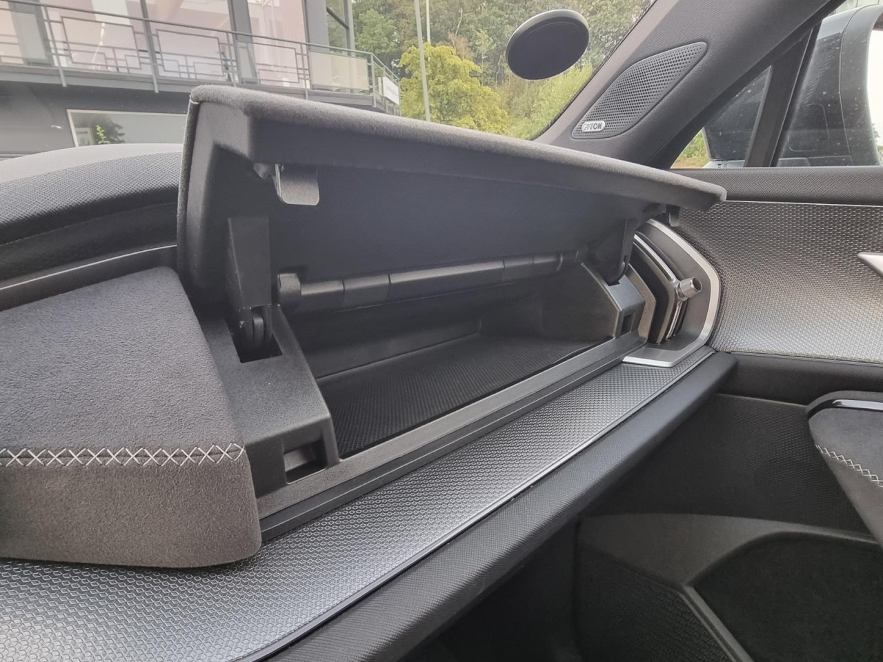 Kodiaq 2.0 TDI DSG Sportline 4×4 NAVI AHK STHZ - Bild 12