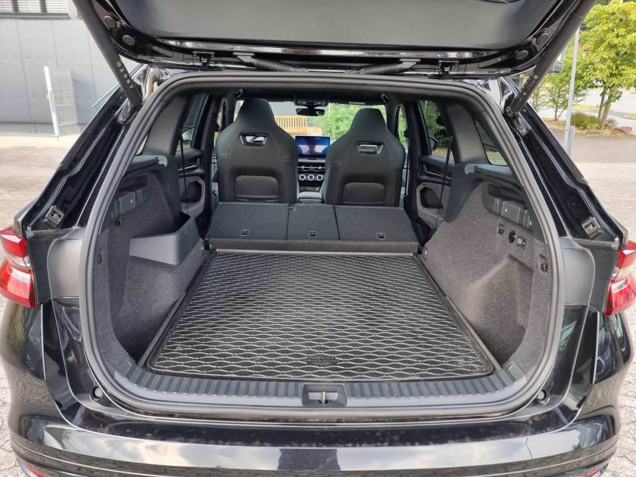 Kodiaq 2.0 TDI DSG Sportline 4×4 NAVI AHK STHZ - Bild 19