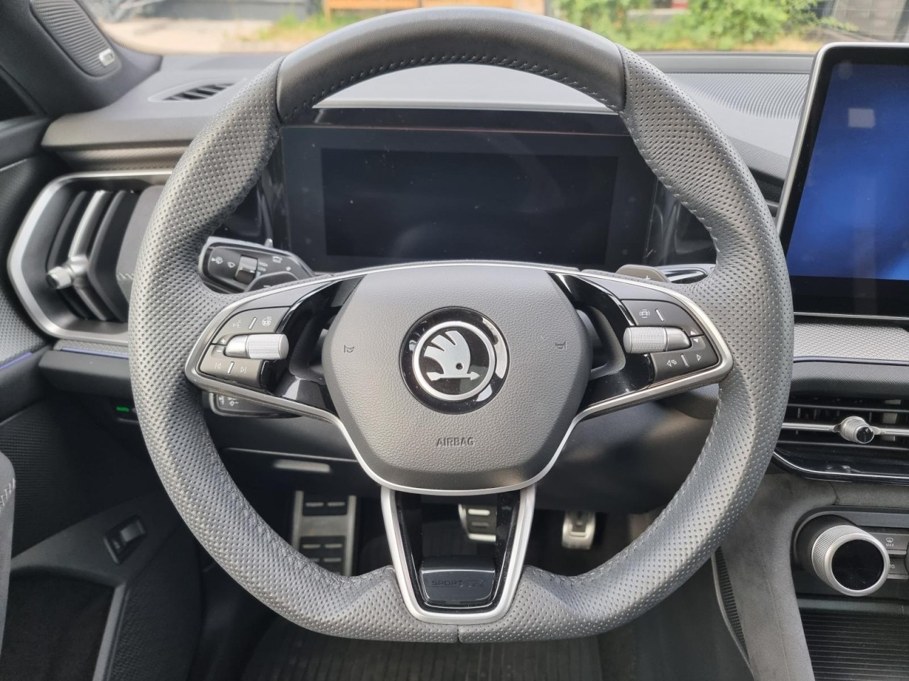 Kodiaq 2.0 TDI DSG Sportline 4×4 NAVI AHK STHZ - Bild 30