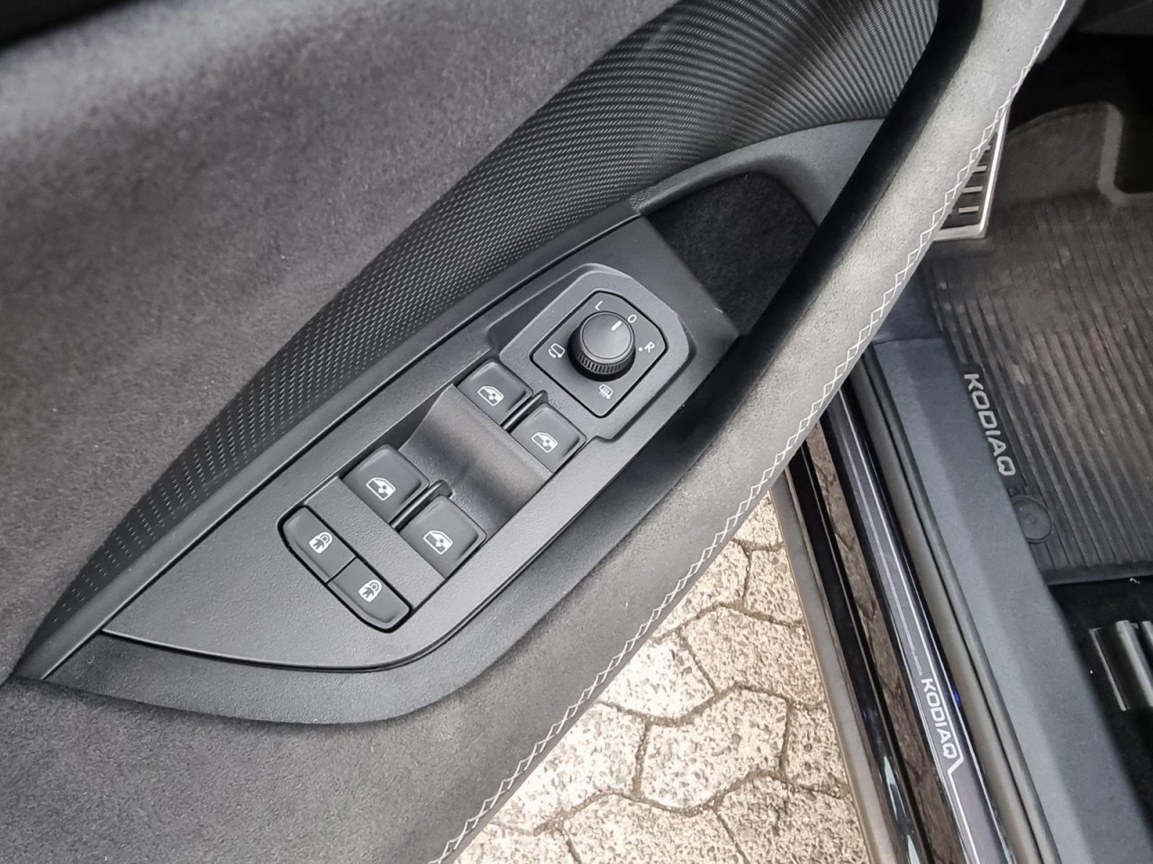 Kodiaq 2.0 TDI DSG Sportline 4×4 NAVI AHK STHZ - Bild 5