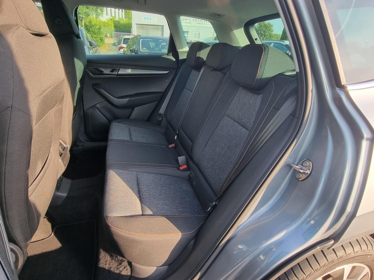 Karoq 1.5 TSI ACT Clever AHK KAM NAV LED KLIMA - Bild 17