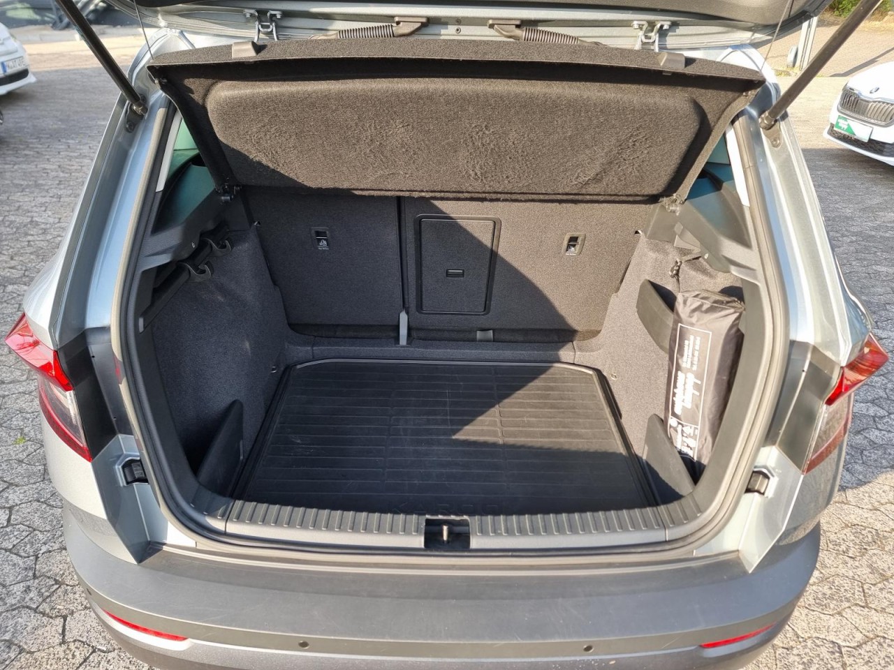 Karoq 1.5 TSI ACT Clever AHK KAM NAV LED KLIMA - Bild 19