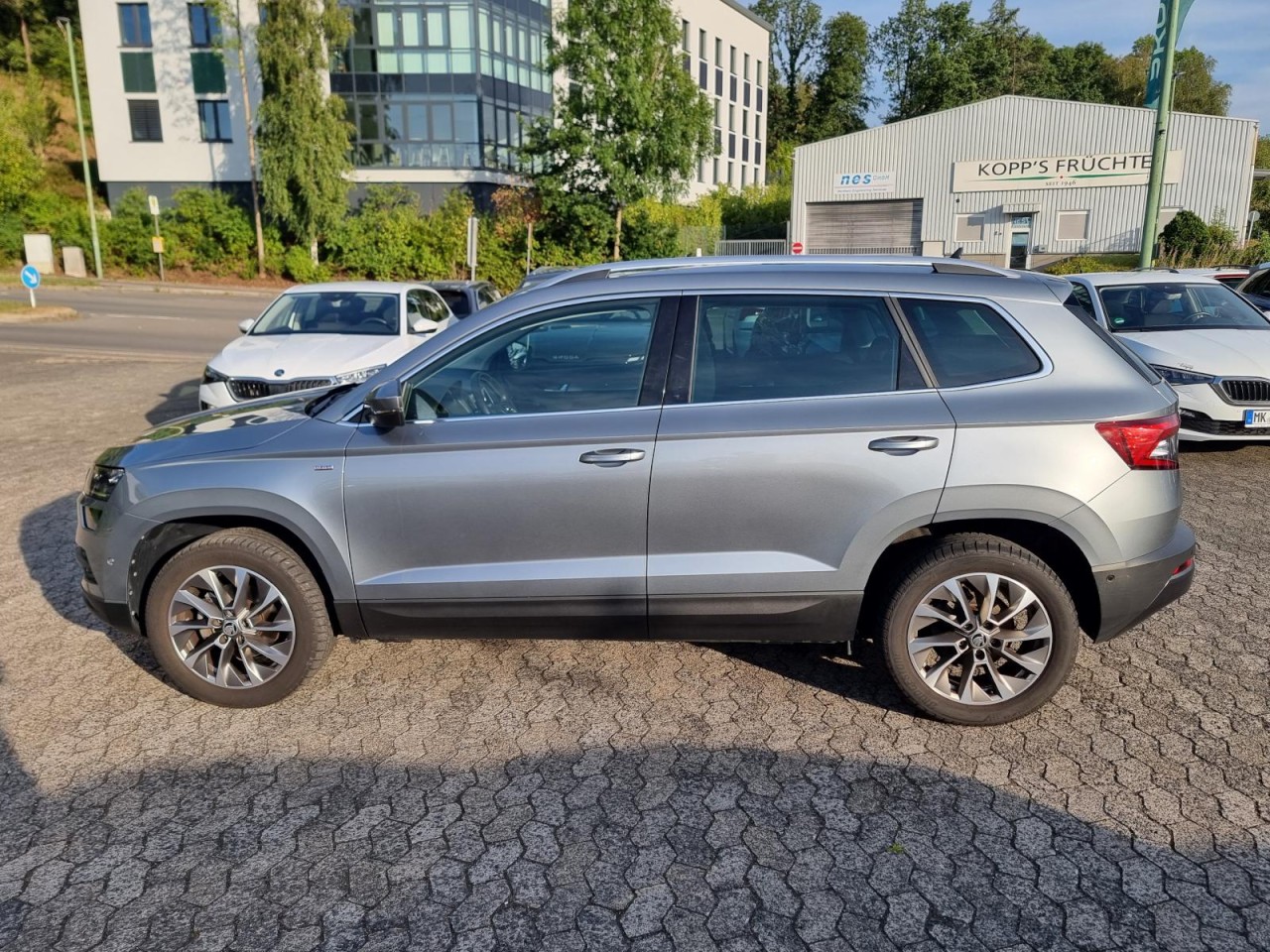 Karoq 1.5 TSI ACT Clever AHK KAM NAV LED KLIMA - Bild 27
