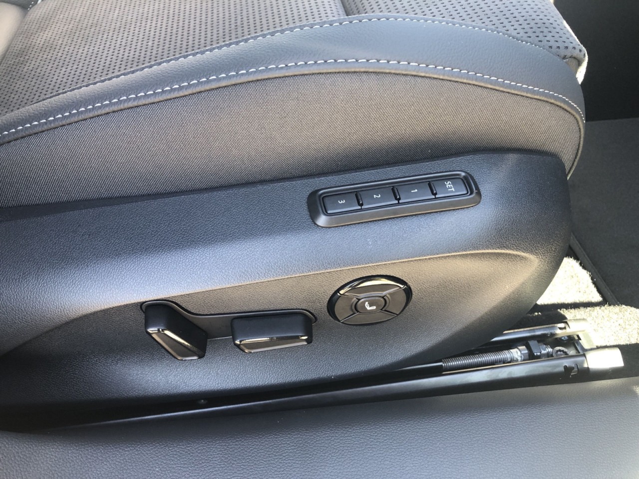 Skoda Superb Cb.SPORTL. 2.0TDI DSG+4x4+AHK+NAVI+MATRIX