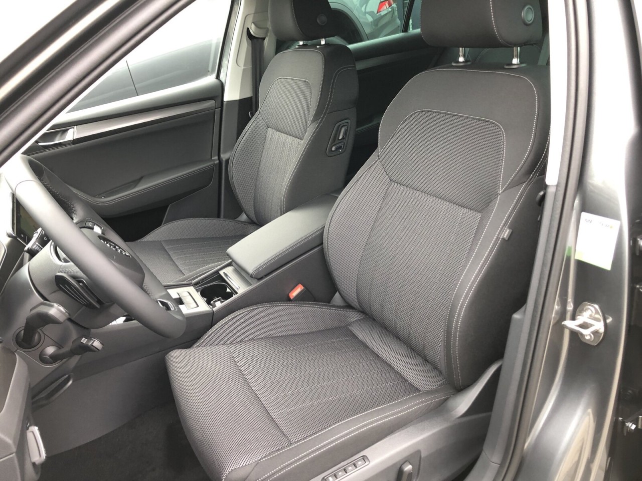 Skoda Superb Cb. STYLE 2.0 TDI DSG AHK+NAVI+ACC+MATRIX