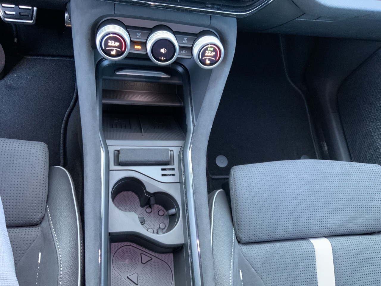 Skoda Kodiaq SPORTLINE 2.0TDI DSG 4x4 AHK+NAVI+ACC+DCC