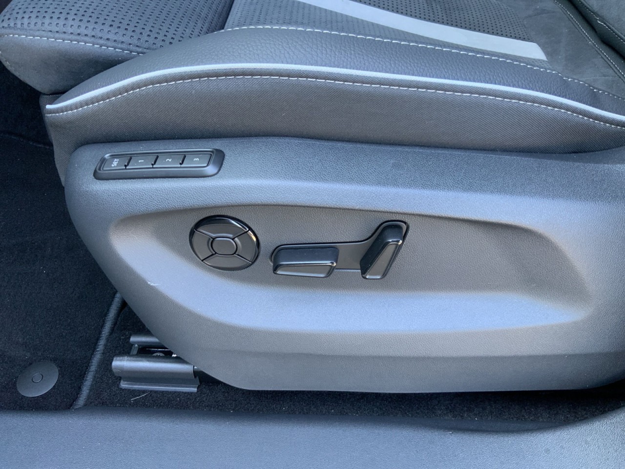 Skoda Kodiaq SPORTLINE 2.0TDI DSG 4x4 AHK+NAVI+ACC+DCC