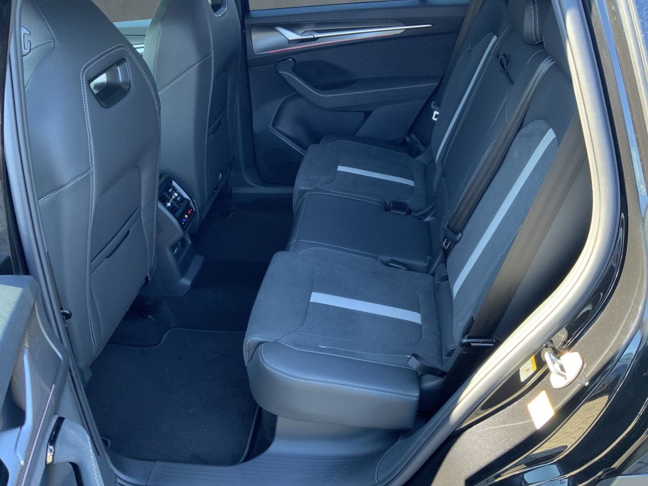 Skoda Kodiaq SPORTLINE 2.0TDI DSG 4x4 AHK+NAVI+ACC+DCC