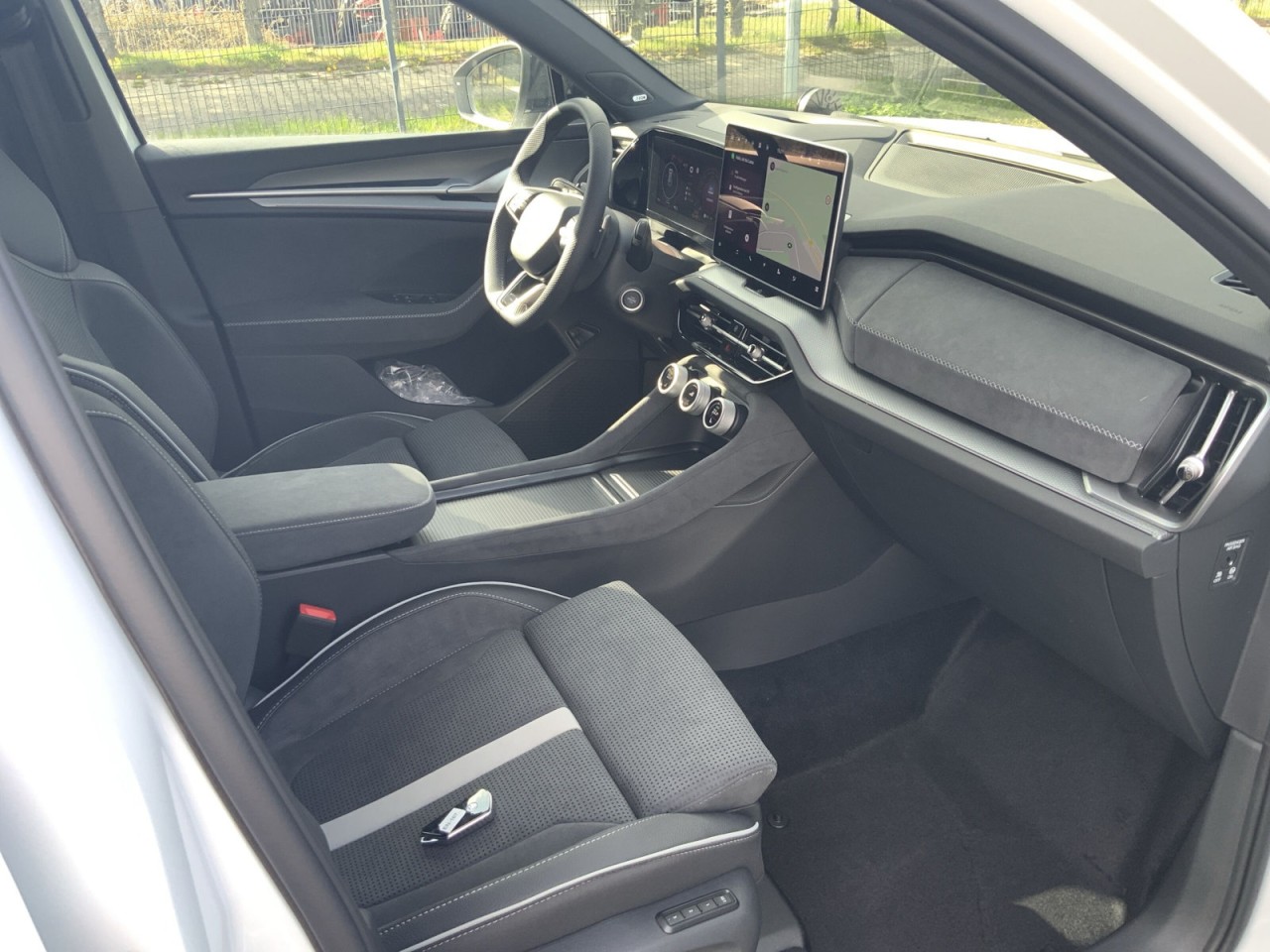 Skoda Kodiaq iV SPORTLINE 1.5 TSI DSG AHK+ACC+DCC+NAVI