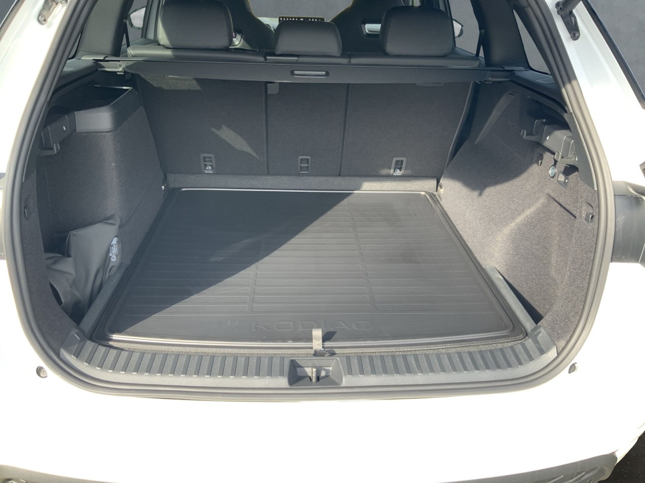 Skoda Kodiaq iV SPORTLINE 1.5 TSI DSG AHK+ACC+DCC+NAVI