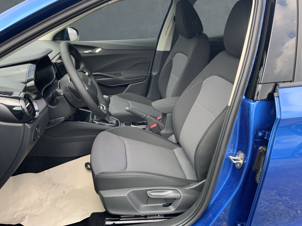 Skoda Fabia BALANCE 1.0TSI WSS BEHEIZT+SHZ+5J-GARANTIE