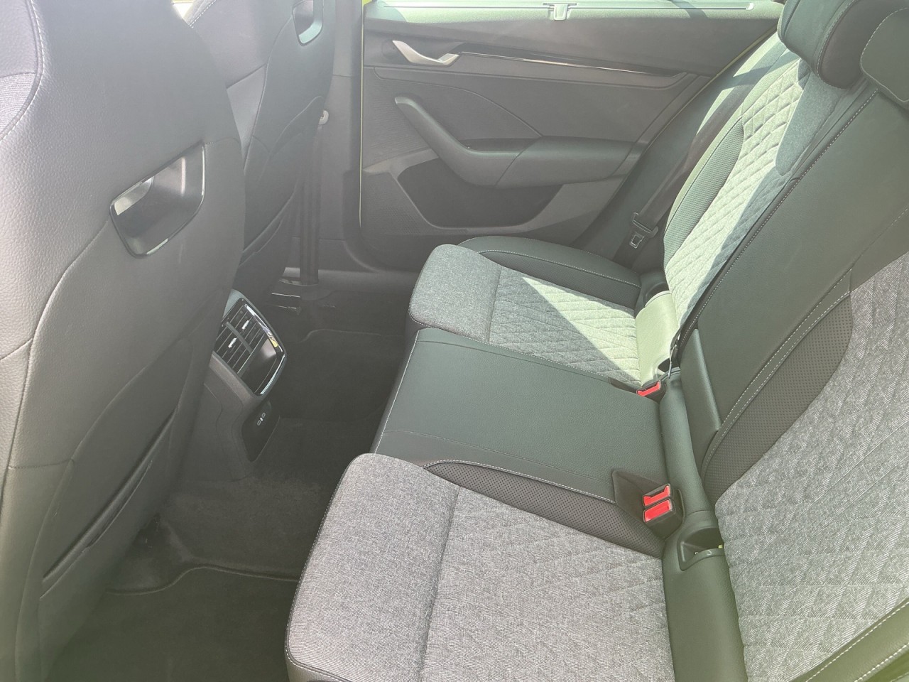 Skoda Octavia Cb. SPORTLINE 1.5TSI NAVI+MATRIX+ACC+HuD