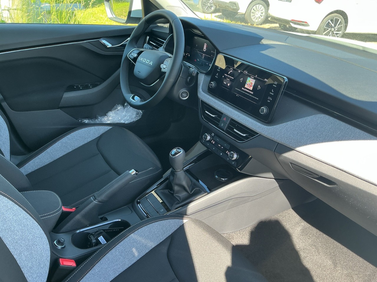 Skoda Kamiq SELECTION 1.0TSI ALU+PDC+SHZ+SMARTLINK+GRA