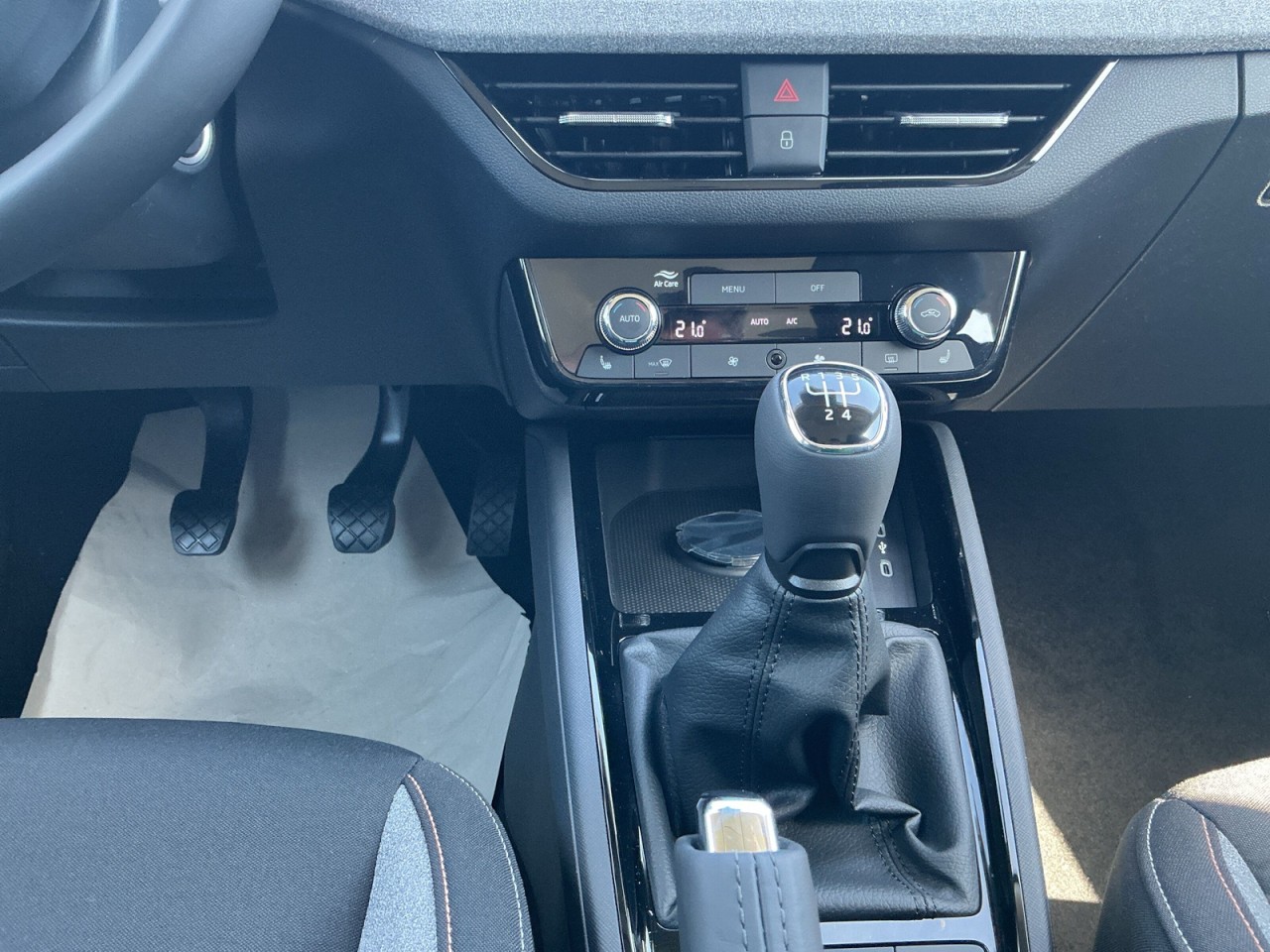 Skoda Kamiq SELECTION 1.0TSI ALU+PDC+SHZ+SMARTLINK+GRA