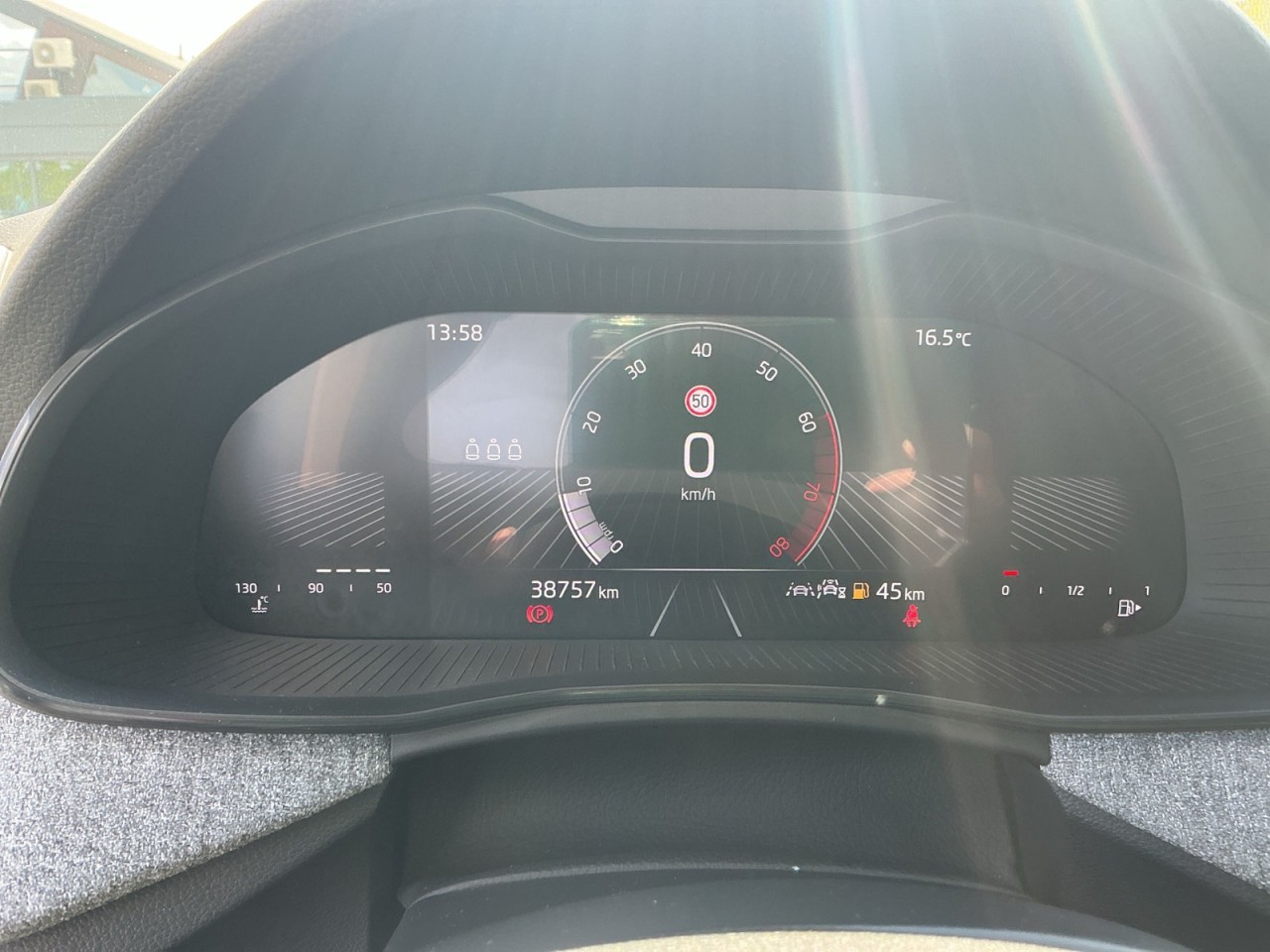 Skoda Kamiq SELECTION 1.0 TSI AHK+PDC+SHZ+SMART-LINK