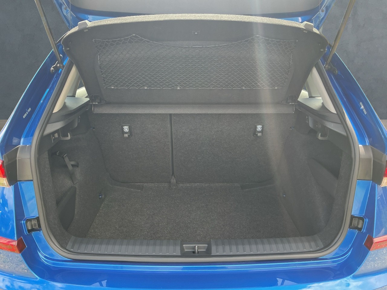 Skoda Kamiq SELECTION 1.0 TSI AHK+PDC+SHZ+SMART-LINK