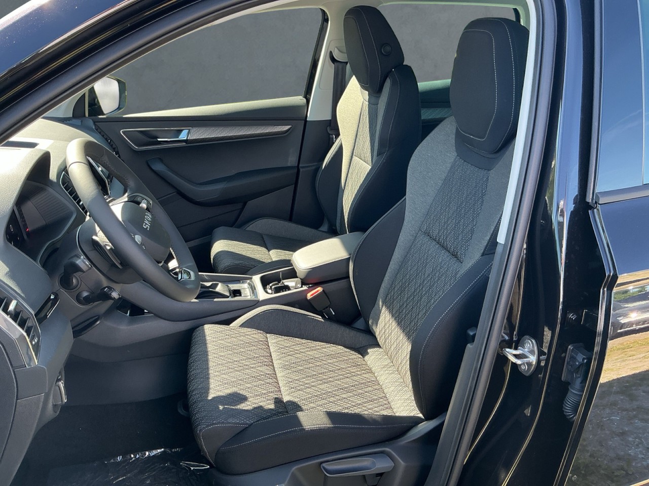 Skoda Karoq BALANCE 2.0 TDI DSG 4x4+AHK+NAVI+MATRIX+VC