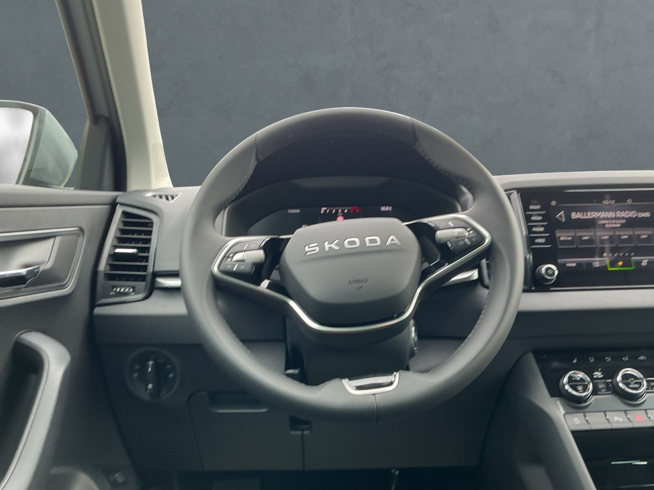 Skoda Karoq BALANCE 1.5 TSI DSG AHK+MATRIX+5J-GARANTIE