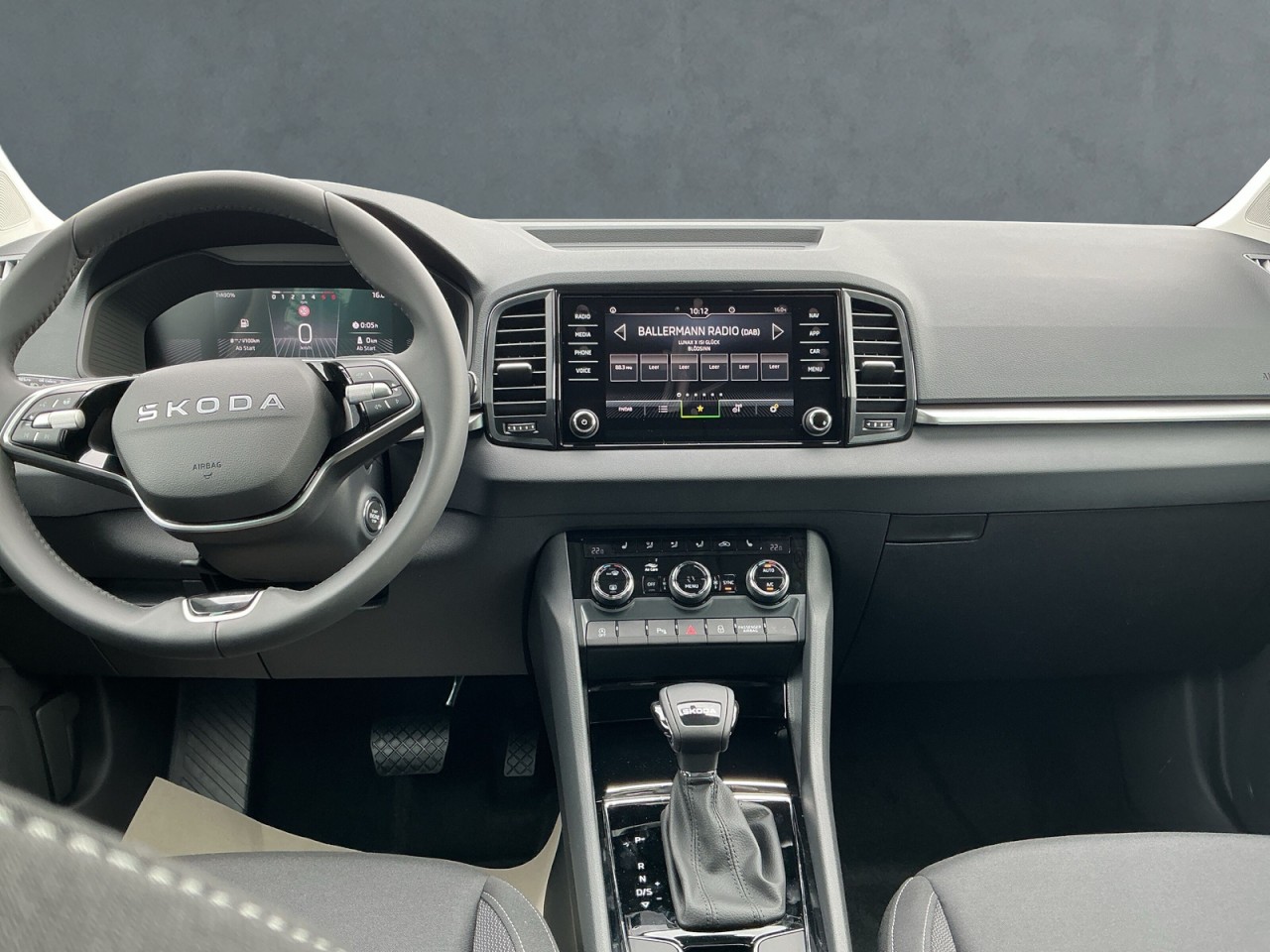 Skoda Karoq BALANCE 1.5 TSI DSG AHK+MATRIX+5J-GARANTIE