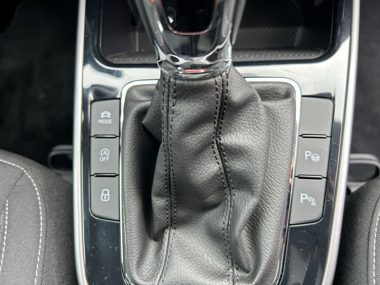 Skoda Fabia STYLE 1.5 TSI DSG AHK+NAVI+WSS BEHEIZT+ACC