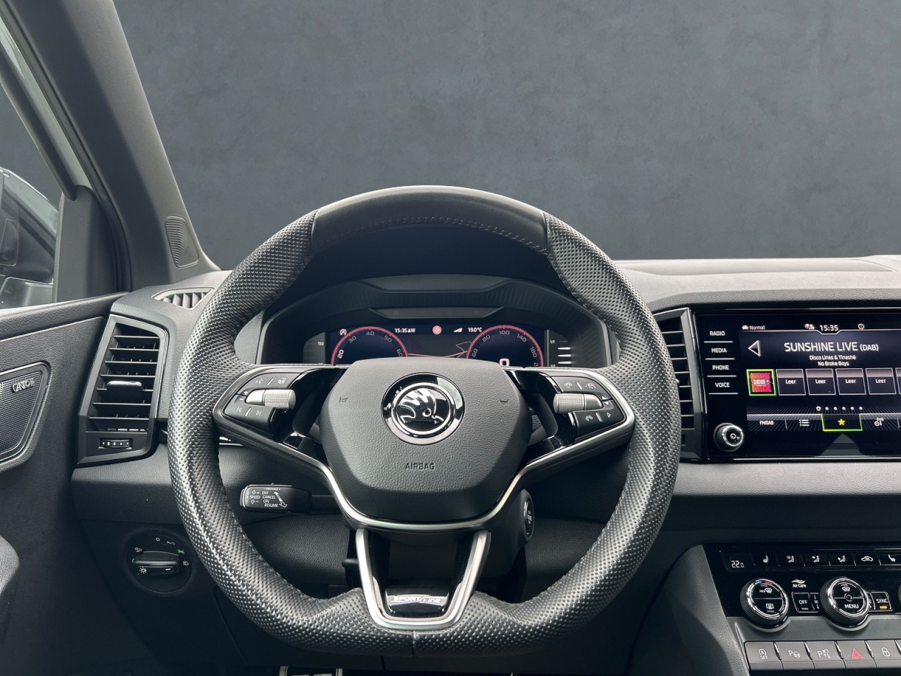 Skoda Karoq SPORTLINE 1.5 TSI DSG AHK+NAVI+WSS BEHEIZT