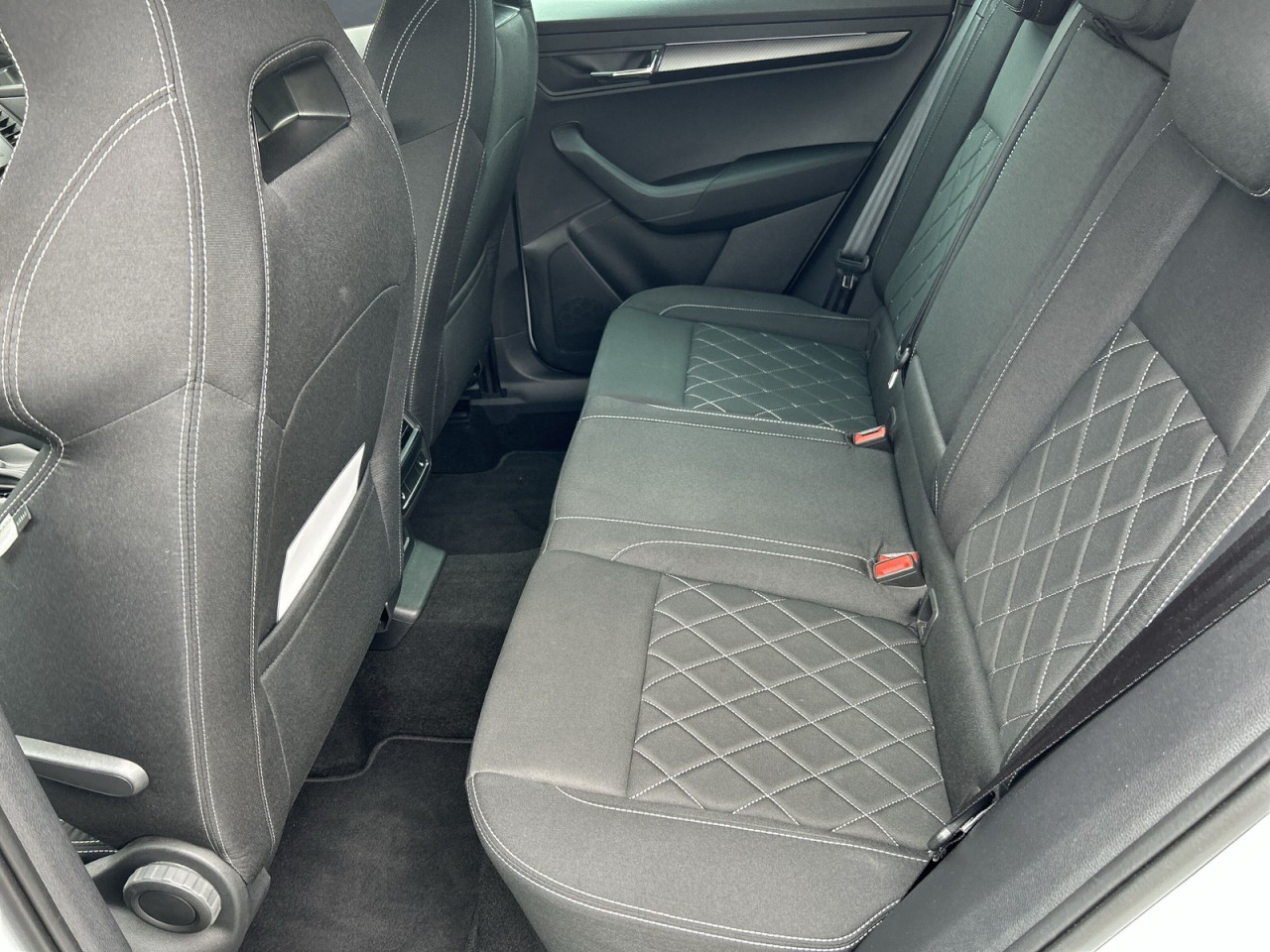 Skoda Karoq SPORTLINE 1.5 TSI DSG AHK+NAVI+WSS BEHEIZT