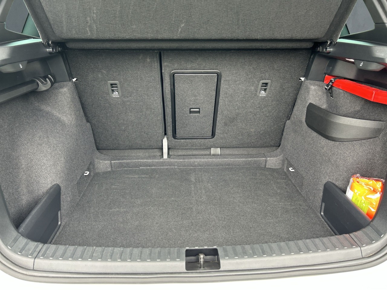 Skoda Karoq SPORTLINE 1.5 TSI DSG AHK+NAVI+WSS BEHEIZT