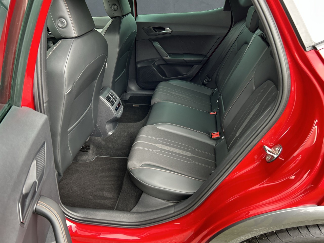 Cupra Formentor 1.5 TSI DSG AHK+NAVI+ACC+DCC+PLA+BEATS