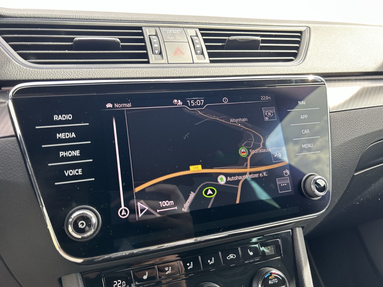 Skoda Superb Cb. SPORTLINE 1.5TSI DSG AHK+NAVI+ACC+DCC